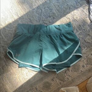 Under Armour Green Athletic Shorts Moisture-Wicking Design